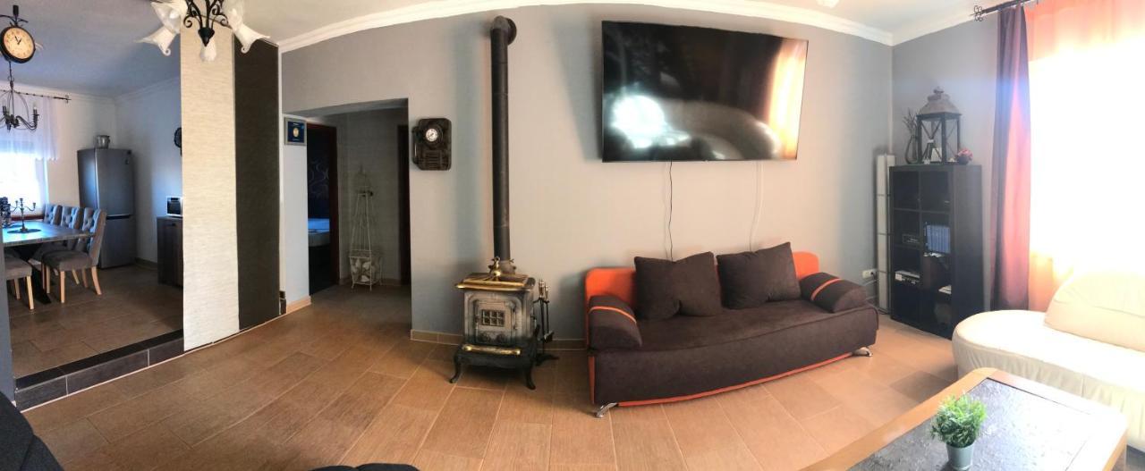 Eden Apartman Algyo Exteriér fotografie